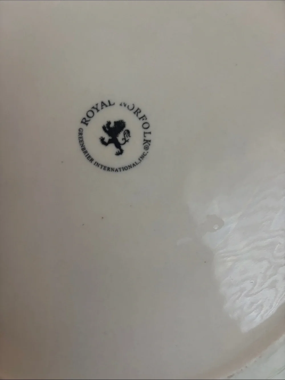 Royal Norfolk stoneware blue and white circle design